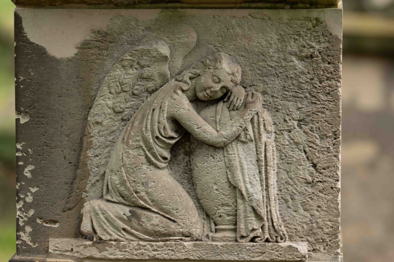 Grabstein auf dem Eliasfriedhof, Foto: Peter Redemann